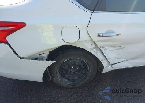 2017 Nissan Sentra Sv z USA, uszkodzony, nr VIN 3N1AB7AP9HY284672